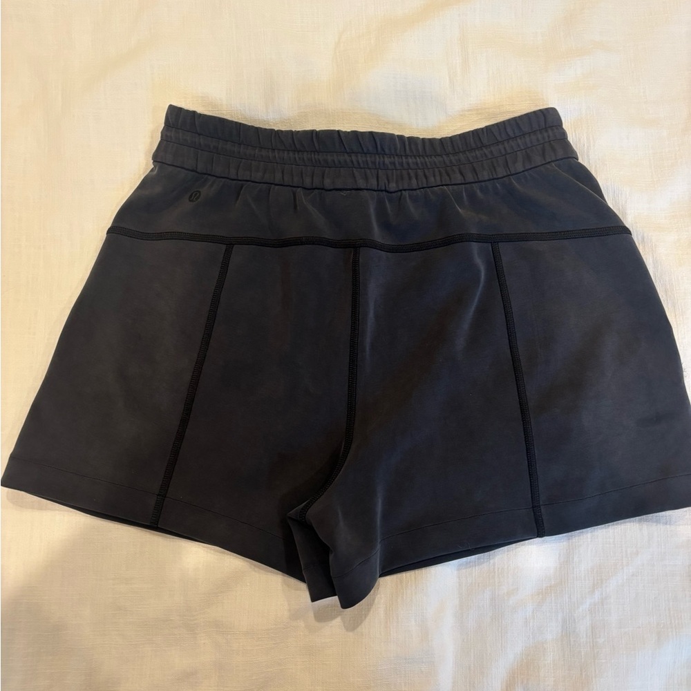 Lululemon Softstreme Shorts Black 4” Size 8